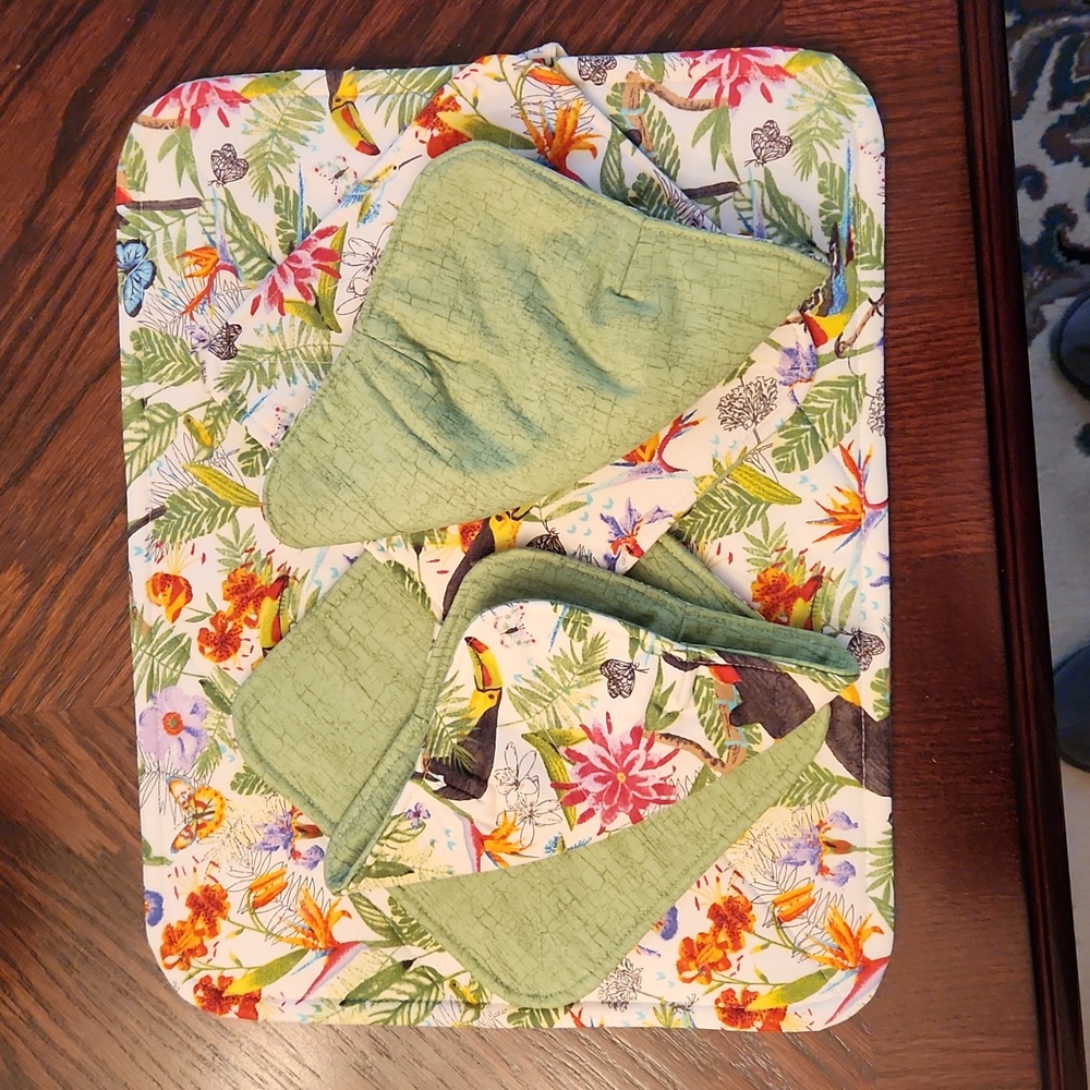 Handmade Table Hotpad, Potholders, Cozies set.
